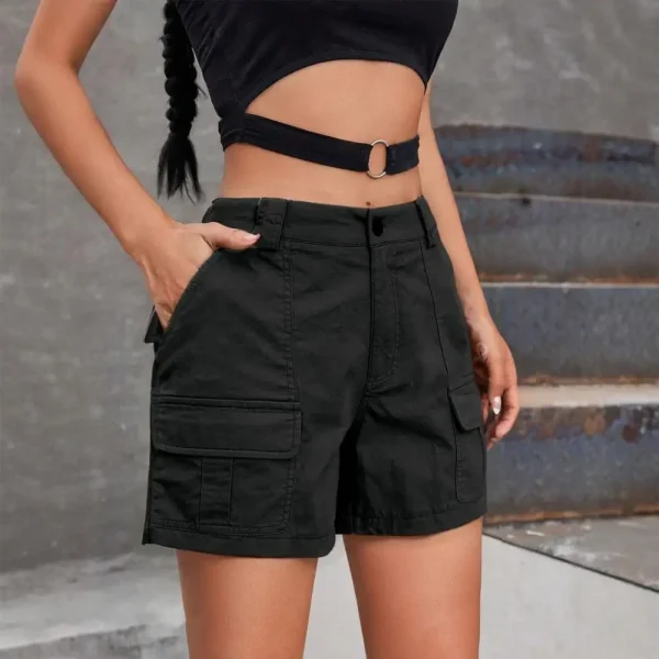 short cargo noir élégant