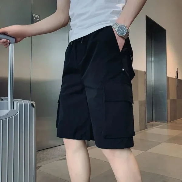 short cargo noir homme design