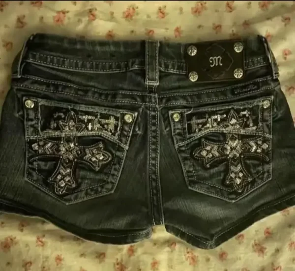 mini short très court femme brodé