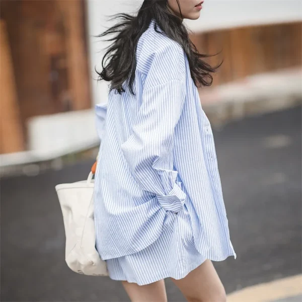 short rayé bleu et blanc femme