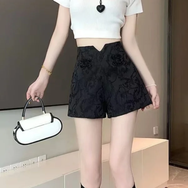 short noir femme habillé court