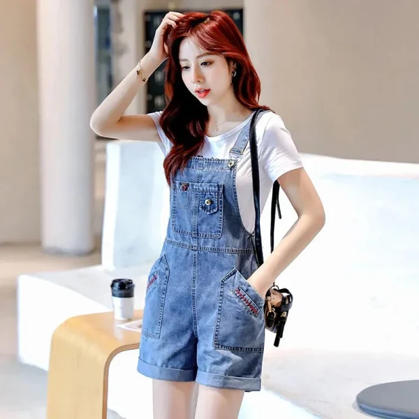 salopette short en jean femme avec poche brodée